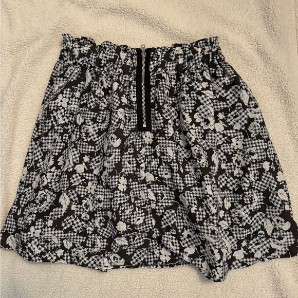 GU flouncy brown grey patterned wrinkle-free skirt medium - Picture 1 of 2